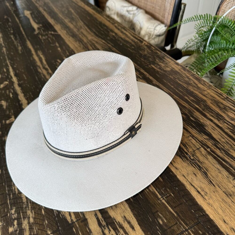 HAT - White Brimmed Country Cowboy Hat - MEDIUM